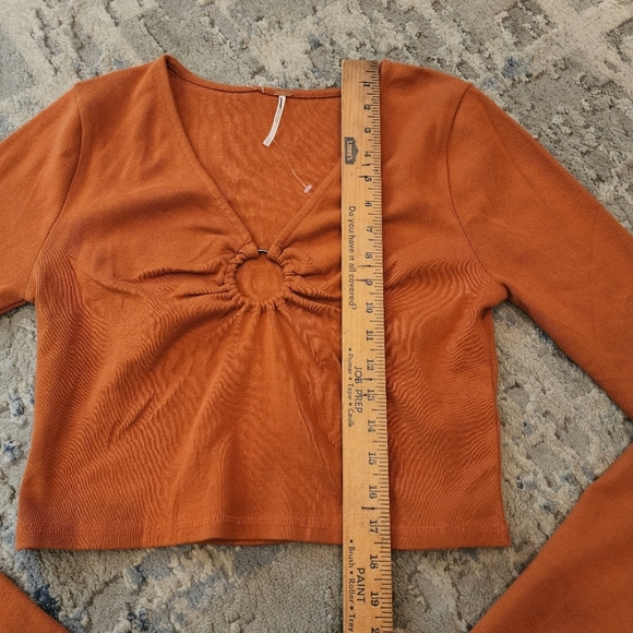 NWOT Free People cropped sweater - Picture 16 of 16